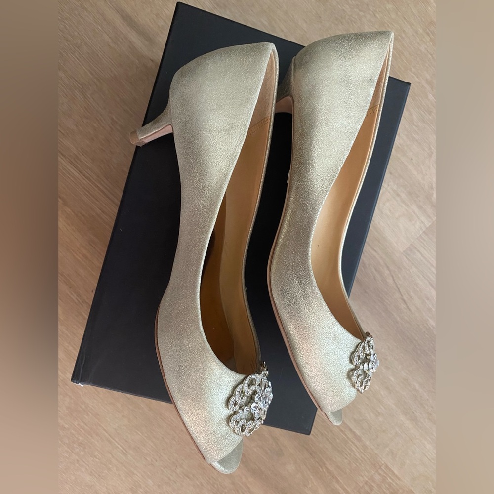 Badgley Mischka ‘Sensation’ Peep-Toe Pump - Size 10